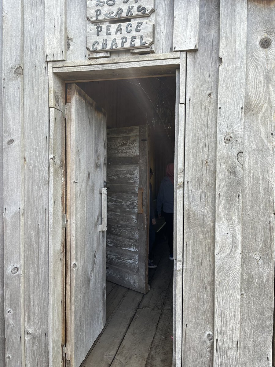 WestviewCentSS's tweet photo. Students from 19 @tdsb schools visited the John Freeman Walls Historic site & learned about a terminus of the Underground Railroad & a frequent visit of Rosa Parks as part of the African Diaspora Youth Conference hosted at @UWindsor. @UwinDiaspora @tdsb_cebsa #LearningOurHistory https://t.co/ZvrAFssDXT