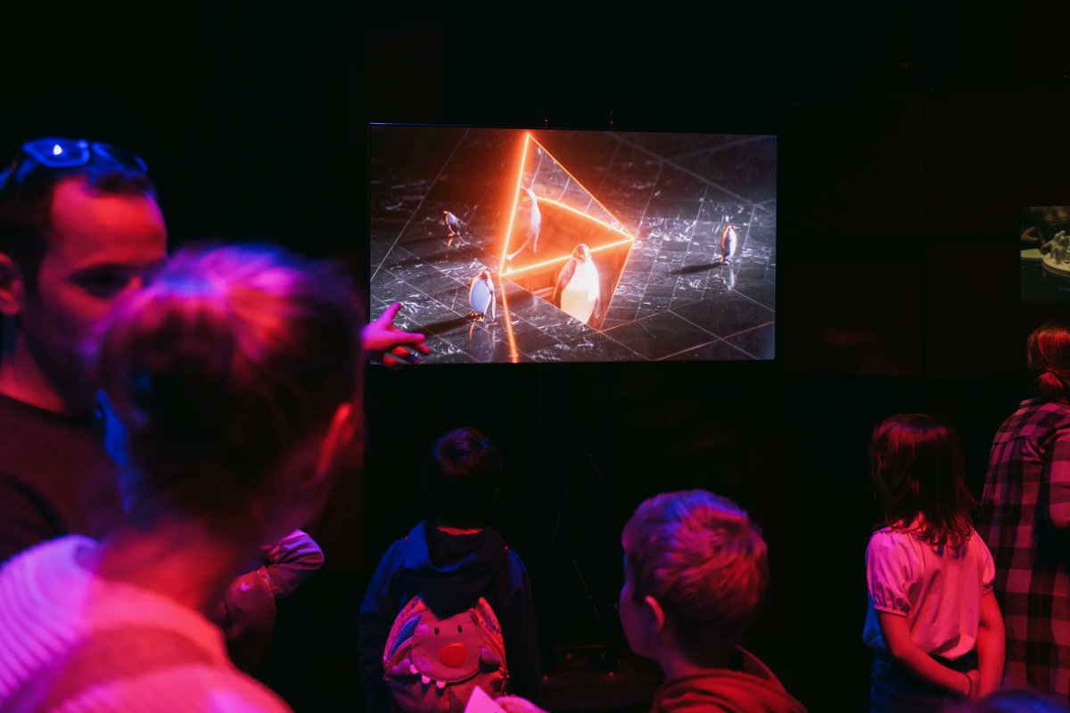 motion_festival's tweet photo. /EXPO/
Aperçu des oeuvres de @shapiro500 et notamment du "PINGOUIN ZOETROPE" 🐧🐧🐧
#expo #MM2023 #motionmotion #festival https://t.co/eDnzmSfZN3