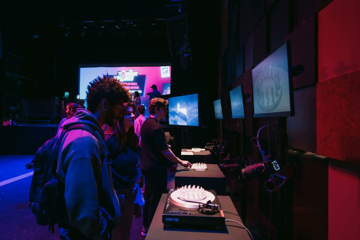 motion_festival's tweet photo. /EXPO/
Aperçu des oeuvres de @shapiro500 et notamment du "PINGOUIN ZOETROPE" 🐧🐧🐧
#expo #MM2023 #motionmotion #festival https://t.co/eDnzmSfZN3