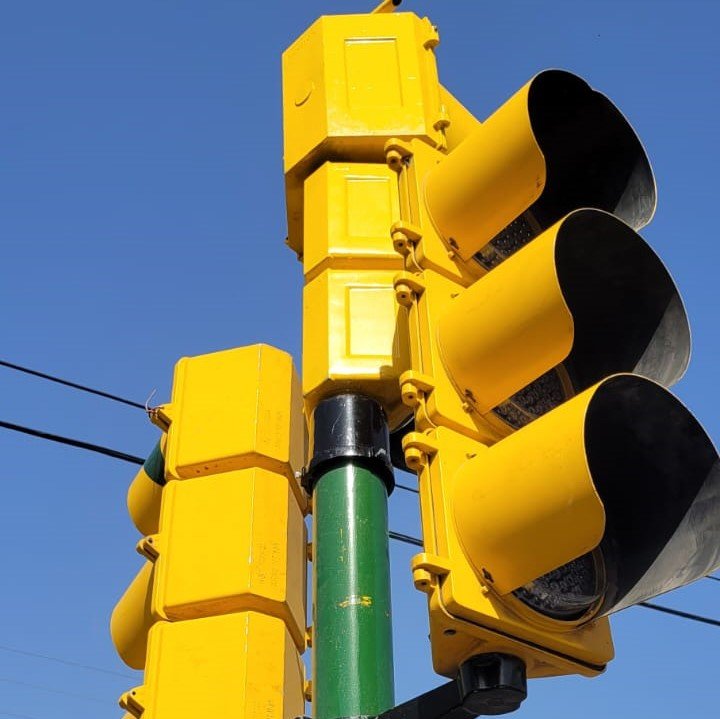 ⚠️Alerta #Ahora 🚦Semáforos de Arenales y Dr. Luis Güemes fuera de servicio (intermitente)

🛑Reducir velocidad en el lugar ⏩ Dar paso a quien corresponda
<a href="/RadioSaltaAM840/">Radio Salta</a> <a href="/FM899/">Profesional 89.9</a> <a href="/Informatesalta/">InformateSalta</a> <a href="/Defrentesalta/">Defrentesalta</a> <a href="/RadioVos901/">Radio Vos 90.1</a> <a href="/fmcapitalsalta/">FM CAPITAL 97.7</a> @telefesalta <a href="/el10tv/">El 10 TV</a>