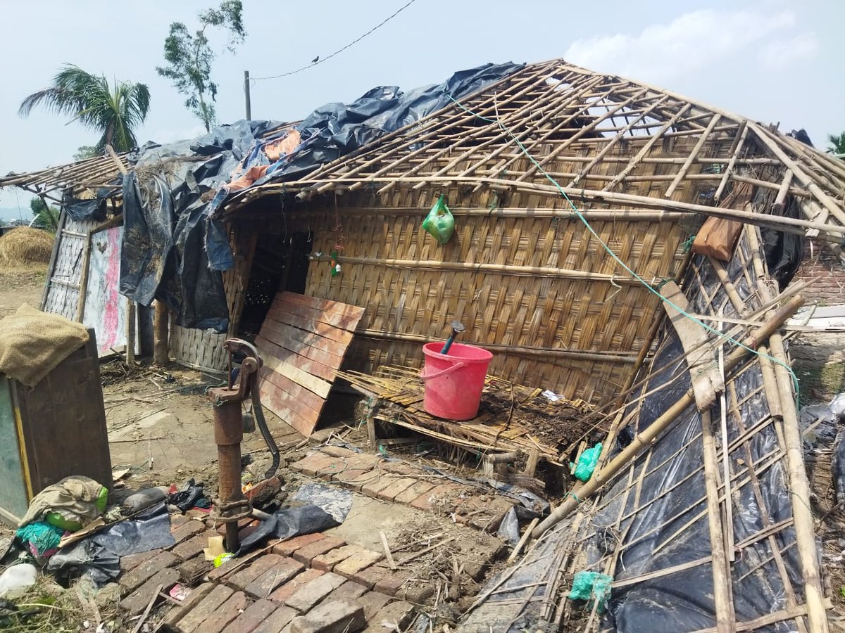 NRC_Norway's tweet photo. Cyclone #Mocha hit a large part of the coast in Bangladesh. Communities living by the sea have lost their shelters and belongings. The scale of the damage is yet to be measured but the community needs strength and assistance to fight back. https://t.co/WXHFMnNrxR