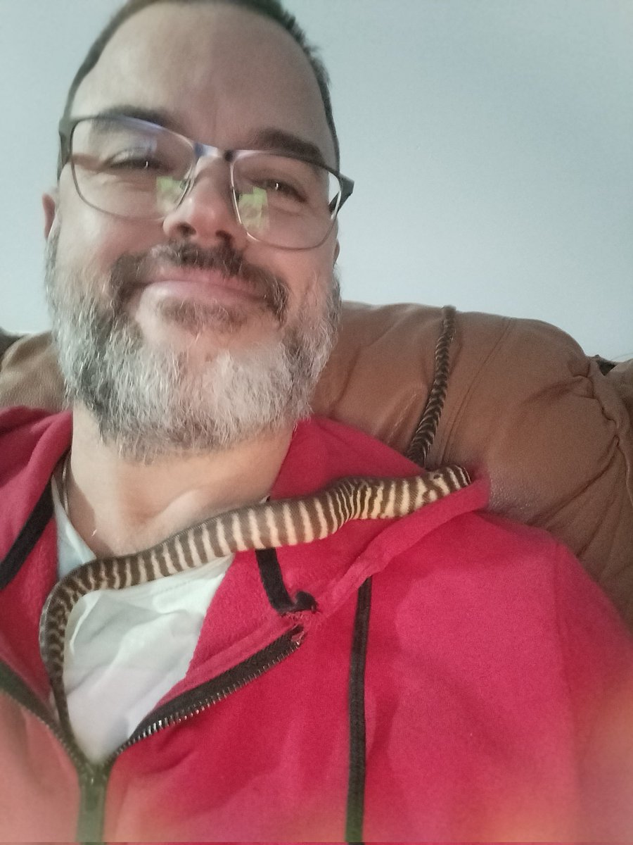 killermattk's tweet image. Watching tv with a #womapython