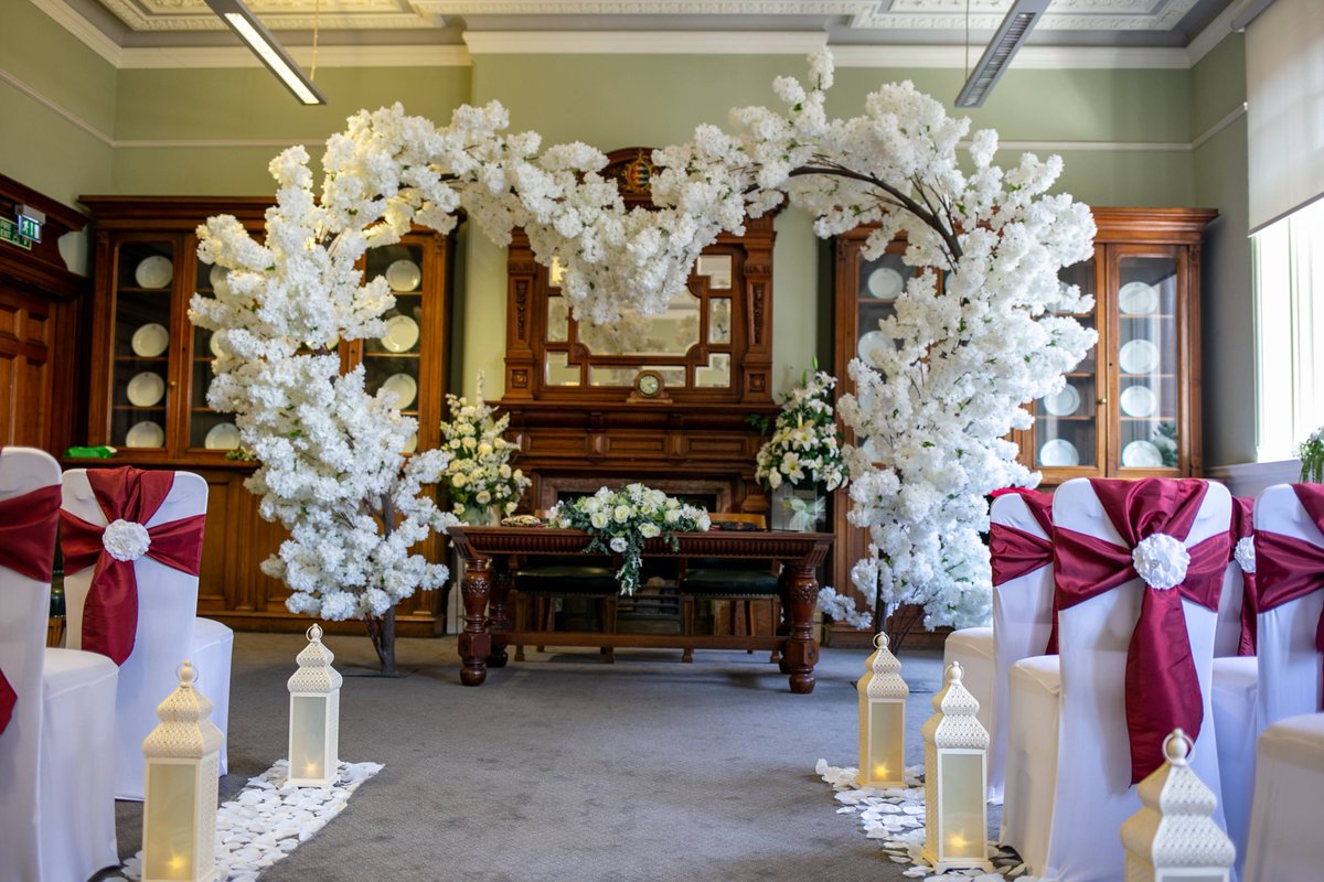 Make your wedding day a blooming success with #GreatYarmouthTownHall #SpringWeddingPackage! Book now & create cherished memories that will last a lifetime. 💐💒

Contact us via events@great-yarmouth.gov.uk or 01493 846154 for more info. #WeddingVenue #NorfolkWeddingVenue