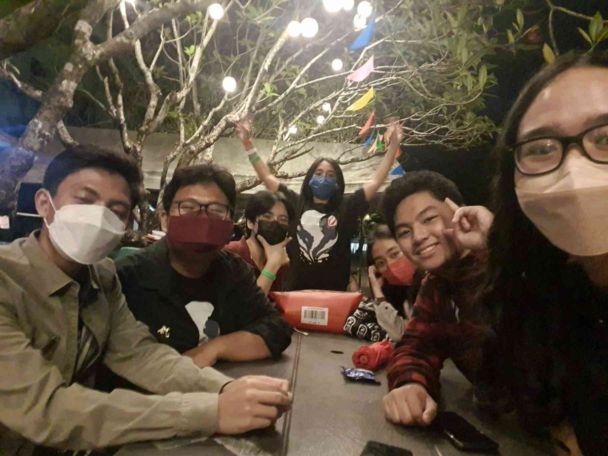 yearbook23's tweet photo. Dirk 🧭
E · I · Mg · Ta · A · H

"Kung hindi man tayo hanggang dulo
'Wag mong kalimutan
Nandito lang ako, laging umaalalay
Hindi ako lalayo" https://t.co/DnfGliVmBW