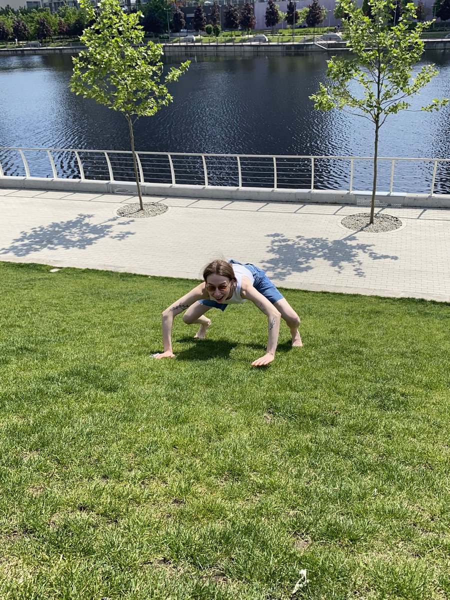 влад tweet media