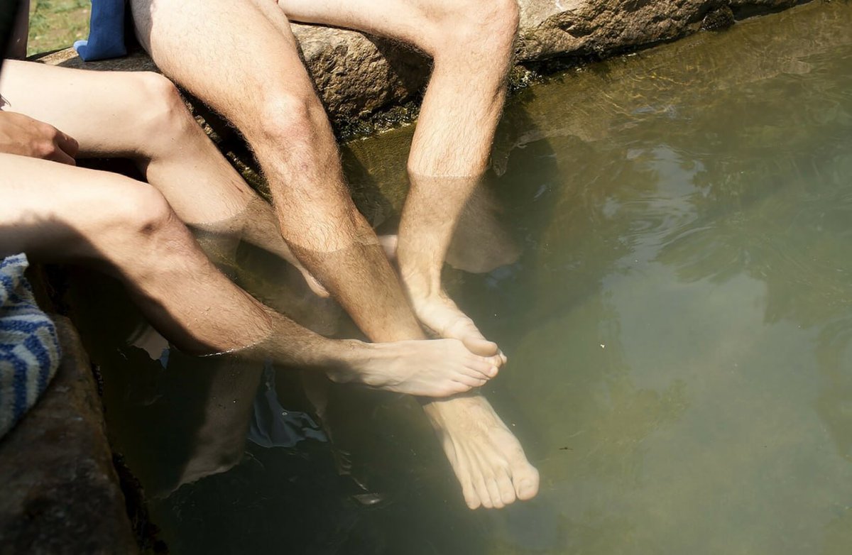 OohnjVIeOKOJAaU's tweet photo. There aren't many shots that can scream... this is a story about sensuality and unconditional love...about the secret that is hidden by water. #CallMebyYourName #CMBN #ArmieHammer #TimothyChalamet #LucaGuadagnino #supportarmiehammer https://t.co/2BAZMjItrz