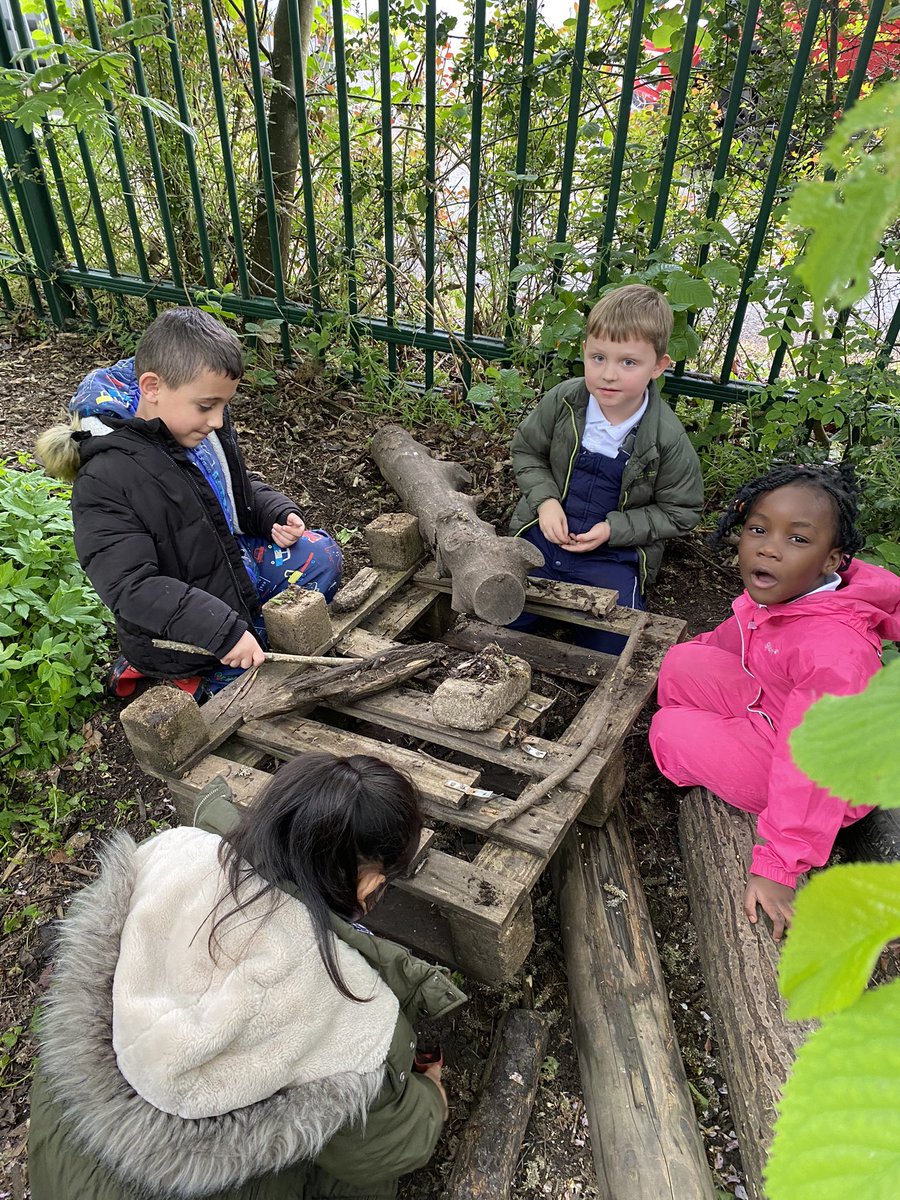 MissCooper01's tweet photo. 1B and 1A had a great afternoon at Forest school last Thursday! They enjoyed finding Lemon Balm plants, making Jolly Tall’s house and setting up a table for Shabbat! 🪴 https://t.co/sKBP22epes