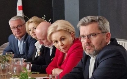 KrzychuBlues's tweet image. Ta radość, ten entuzjajm, ten optymizm wymalowany na twarzach #DruzynaRuska bije po oczach niczym słońce Peru... 

P.s. Oni nadal nie wiedzą co się dzieje🤣🤣🤣 

#ProgramowyUL #POzamiatane