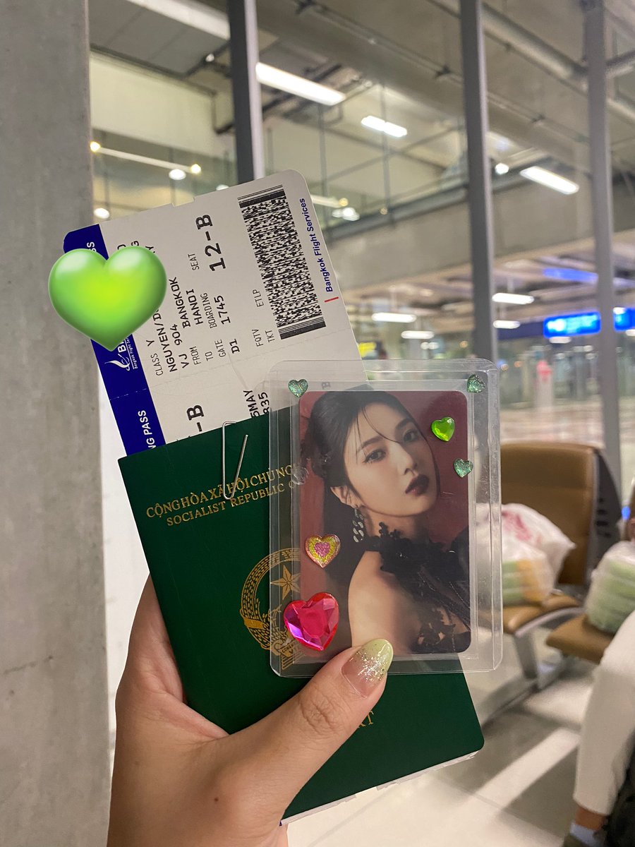 JOYVN_RV's tweet photo. Bye BKK 🇹🇭
She you soon with RV and Joy 💚 https://t.co/dCd00tYSUR