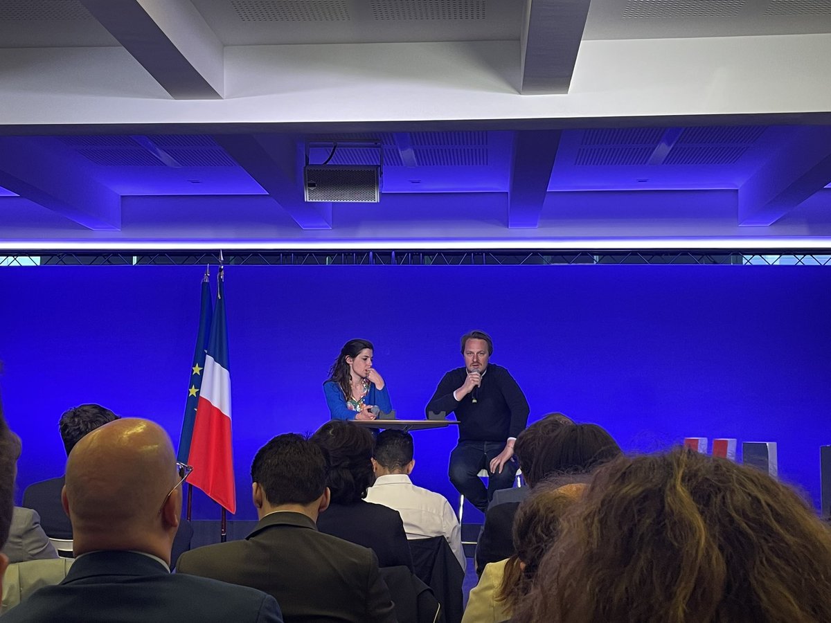 pauline_mallard's tweet photo. Retour en image de l’Académie Georges Mandel au siège des Républicains où plus de 200 personnes étaient réunies 🇫🇷

Un grand merci aux organisateurs et à notre Président @ECiotti pour cette belle initiative qui impulse un dynamisme et une cohésion totale ❤️ https://t.co/TFIuheKHDb