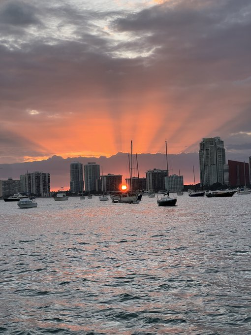 No I don&rsquo;t want your heart, just stay loyal 🌊 https://t.co/3XxM0X63f3<a href="/tag/miami"class="tags"><span>#miami</span></a>