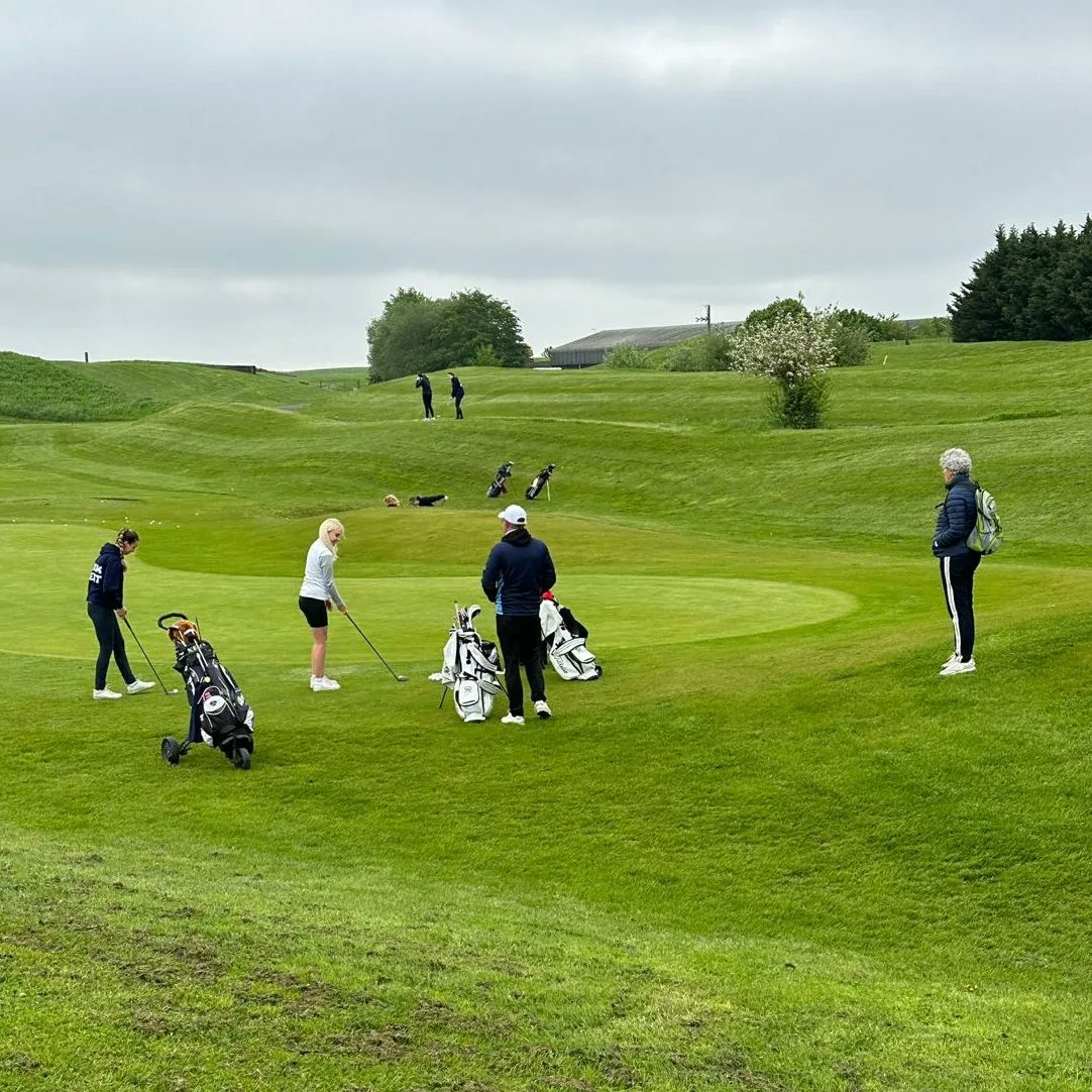 Women’s 1st and Junior Girls County Week Squads Training at @Pedhamplace with Tim Milford and Steve Mitchell - a productive session for all 🏌‍♀️

#womensgolf #girlsgolf #golfcoaching #countysquad #KentGolf