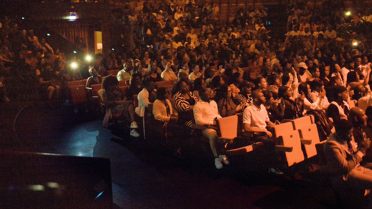 AfroDebout's tweet photo. Nous tenions profondément à remercier le public pour avoir répondu présent ce samedi 13 mai au @cirqueroyalbruxsel pour cette SECONDE édition d’Afrodebout.
Ce fut une belle réussite et tout ceci n'aurait pas pu être possible sans votre dévouement.
#AfroDebout #afrodebout2023 https://t.co/DeLhL3EIA0