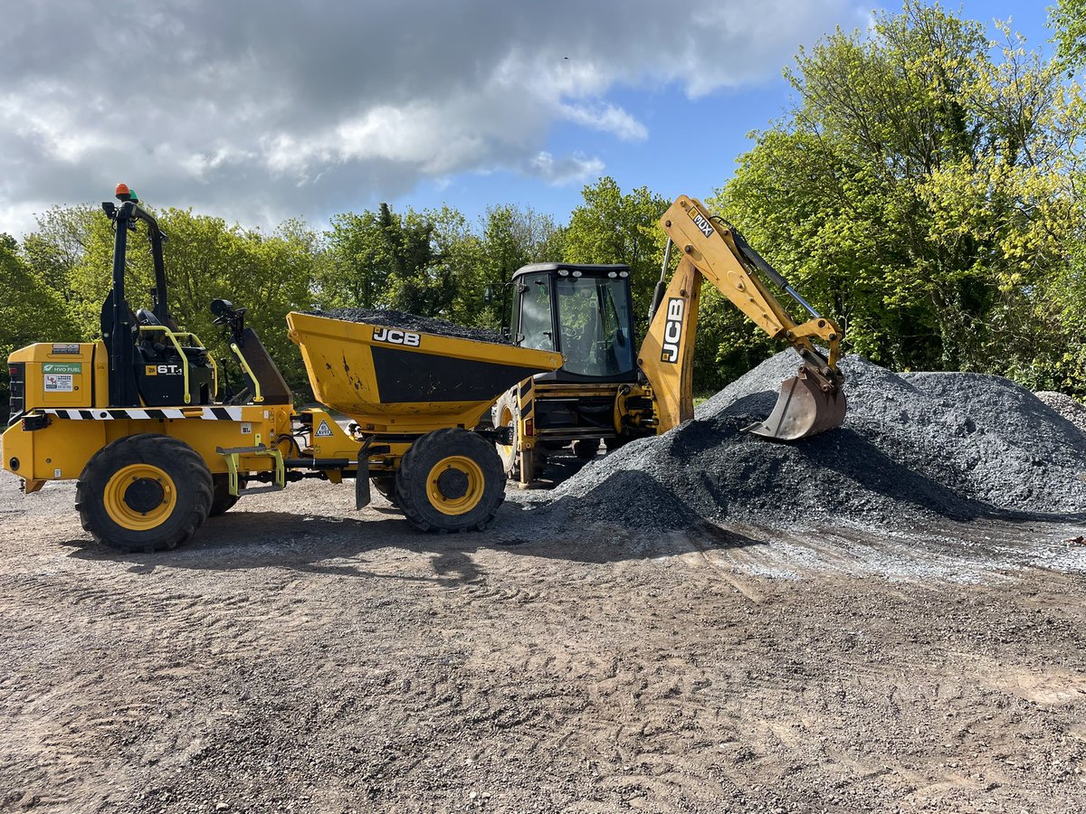 pattrace's tweet photo. At work this week 120 tonne of stone to move up to Muncaster Tarn ready for some surface repairs to the Eskdale Trail. Great views on the return lap. Western LakeDistrict. @LakesRangers #LakeDistrict https://t.co/Zfn3iXPL3v