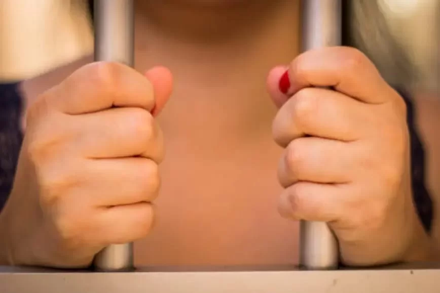 Metropoles's tweet photo. 🚨 Maníaco, pedófilo e assassino de pai e mãe podem sair da prisão

Resolução do CNJ colocará fim em hospitais de custódia. No DF, há 138 presos que poderão realizar tratamentos psicológico na rede pública

Leia: https://t.co/bFHOQGd1Uk https://t.co/ukZTs48RfO