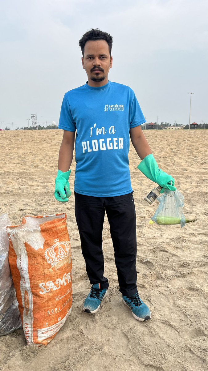 jitendradash70's tweet photo. We @SATTVIC_SOUL team Conducted plogging drive at @paradipport beach on Sunday morning.The best possible way to spend your Sunday mornings. Join our next drives.
Jai Hind🇮🇳
#G20 #SustainableLifestyle #G20ForOceans #G20BeachCleanUp @g20org   @moesgoi  @moefcc @ForestDeptt @SDG2030 https://t.co/zyamVIfnWE