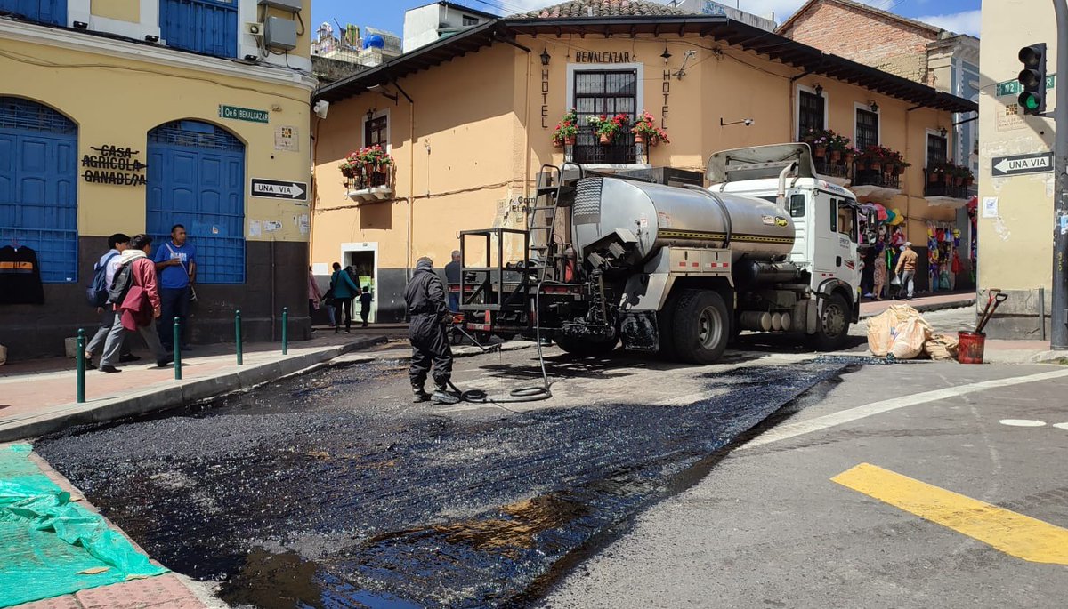 🔴RECUERDA🔴

Trabajamos en la rehabilitación de la calle Sebastián de Benalcázar, sector San Francisco. 

⏰Sal con tiempo a tu lugar de destino ⏰