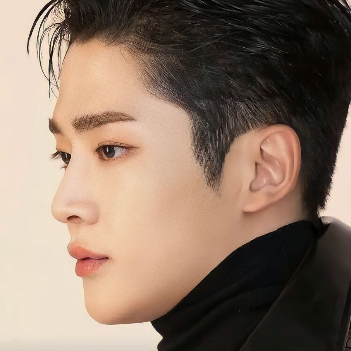evantinerw37243's tweet photo. Look at her sexy lips and sharp nose make her fall in love 🤣🤣 good night Prince ROWOON
#ROWOON #seokwoo #kimseokwoo #seogu https://t.co/8gUOLwU8c9