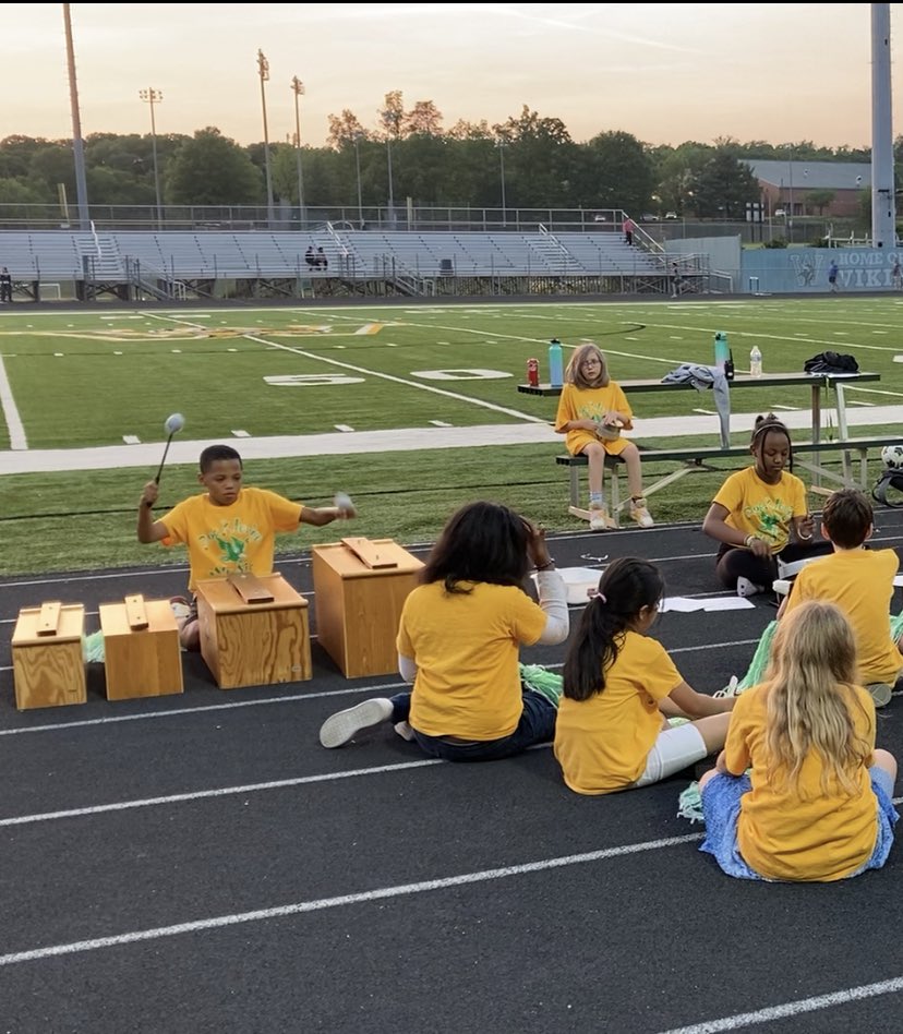 RKESmusic's tweet image. Eagle Rhythms Rocked the @WoodbridgeHS stadium last week at the WSHS Women’s Varsity Soccer Game! We LOVED playing in the halftime show! Thank you @WoodbridgeAth for sharing your special night with us! #Community @RockledgePWCS @MrsEverettRKES  @nikkikahara 
@PWCSNEWS @PWCSArts