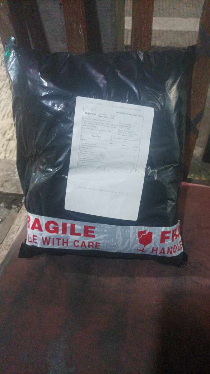 Telah jatuh barang <a href="/GoSend/">GoSend</a> <a href="/gojekindonesia/">Gojek Indonesia</a> <a href="/gojek24jam/">Kosong</a>
Berharap bisa sampai ke Mitra Driver yg sedang mengantar Barang Tersebut
Barang/paket ada dititipkan di warung seberang Masjid Nurul Falah Ragunan (Jl.H.Sinen)

0813-1635-4121
Pak De Tisno
Kontak PJ nya👆
Info dr WA berantai