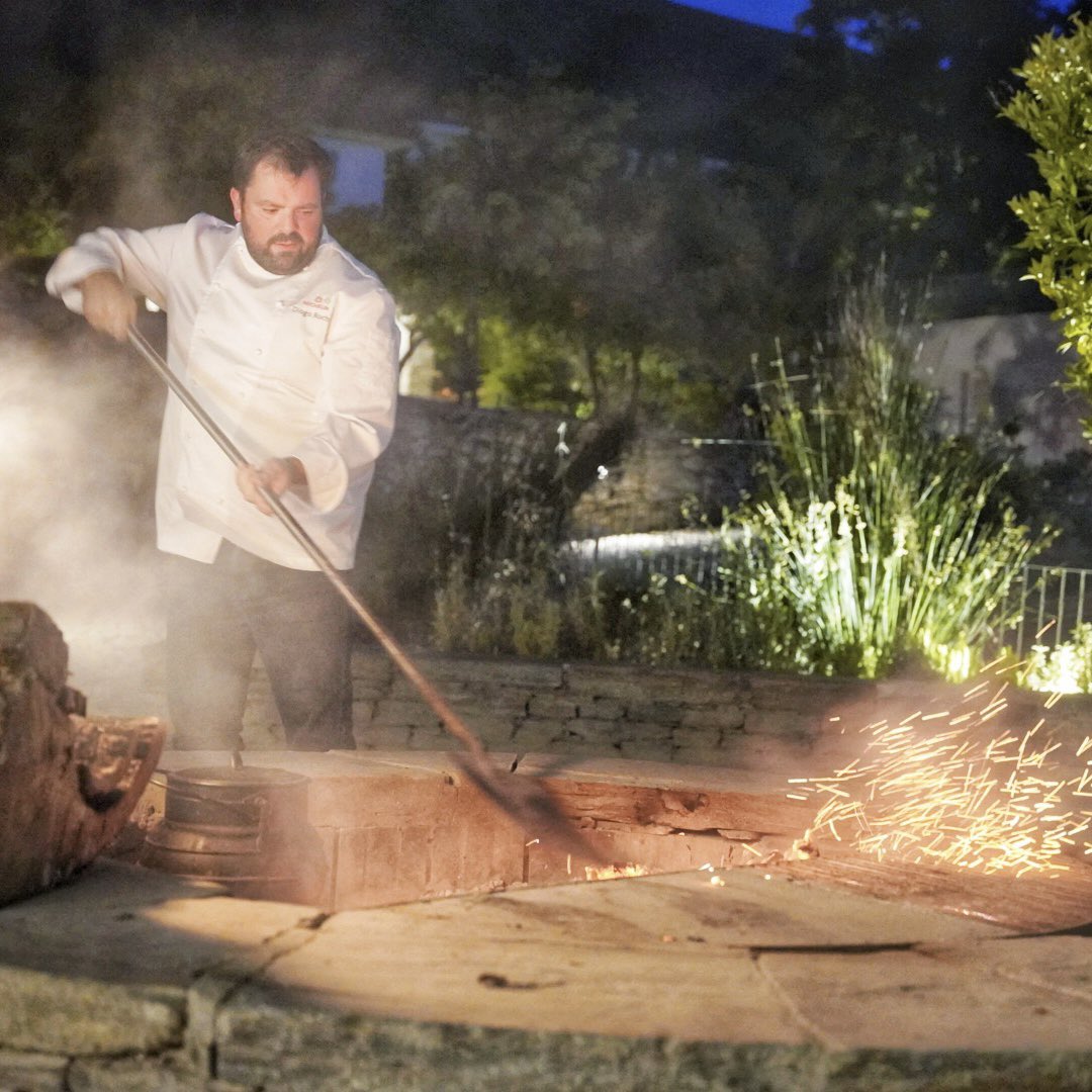 GuiaMichelin_ES's tweet photo. #MICHELINPorto
Ayer pudimos disfrutar de una increíble cena en Quinta do Ventozelo, junto al chef Diogo Rocha. ¡No te lo pierdas!
#GuiaMICHELIN23 #AHRESP #infoAHRESP #VisitPortugal #TimeToBe @visitportugal https://t.co/RZuIgdTl1S