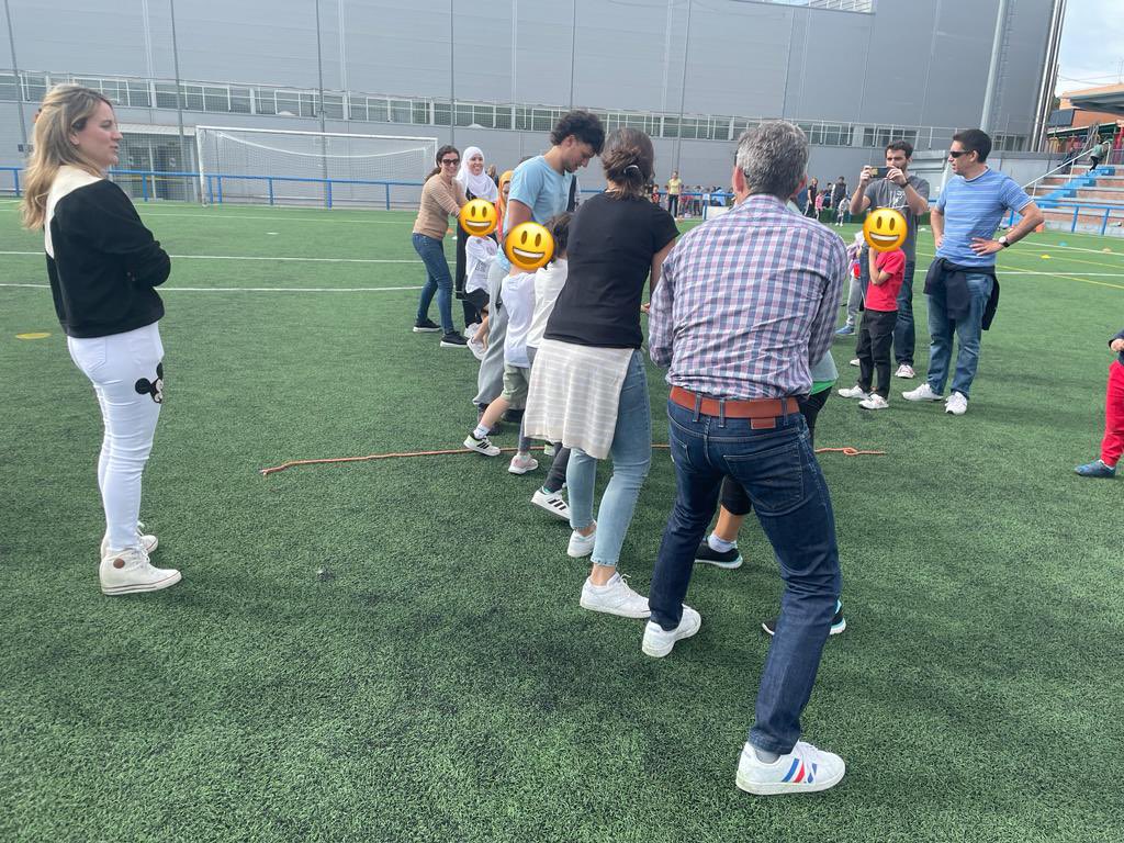 ceipsanjose_'s tweet photo. Qué buena mañana hemos pasado en compañía de nuestras familias y los voluntarios del Centro de Mayores de Las Matas. Esta tarde es el turno de nuestros pequeños de Infantil 🧩🎲#diadelafamilia #aprenderjugando #convivencia https://t.co/KKJxhZC6CW