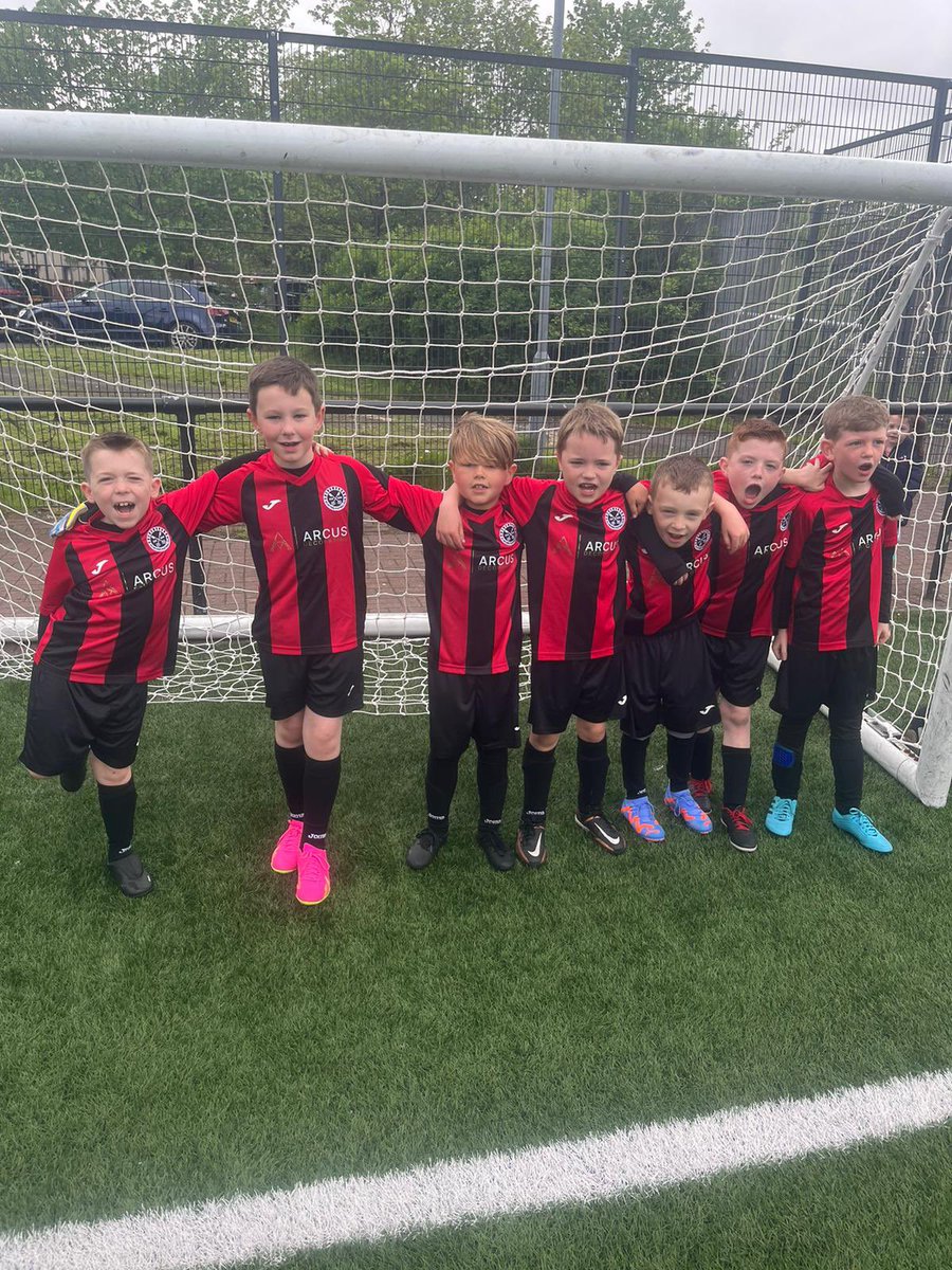 Massive well done to the boys on Sunday morning! 👏 the coaches weee very impressed with the passing and moving, and the team work was superb! Some great goals as well. Great stuff 👍⚽️🔴⚫️⚽️