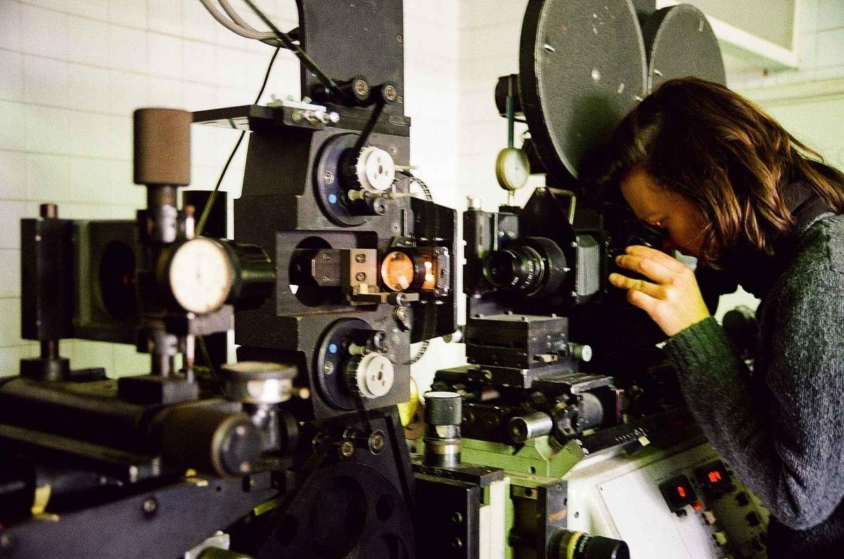 Navire Argo, a French non-profit organization, has plans to create a vibrant new filmmaker’s hub in the former Éclair laboratory near Paris, dedicated to preserving photochemical film.
► sabzian.be/note/navire-ar…