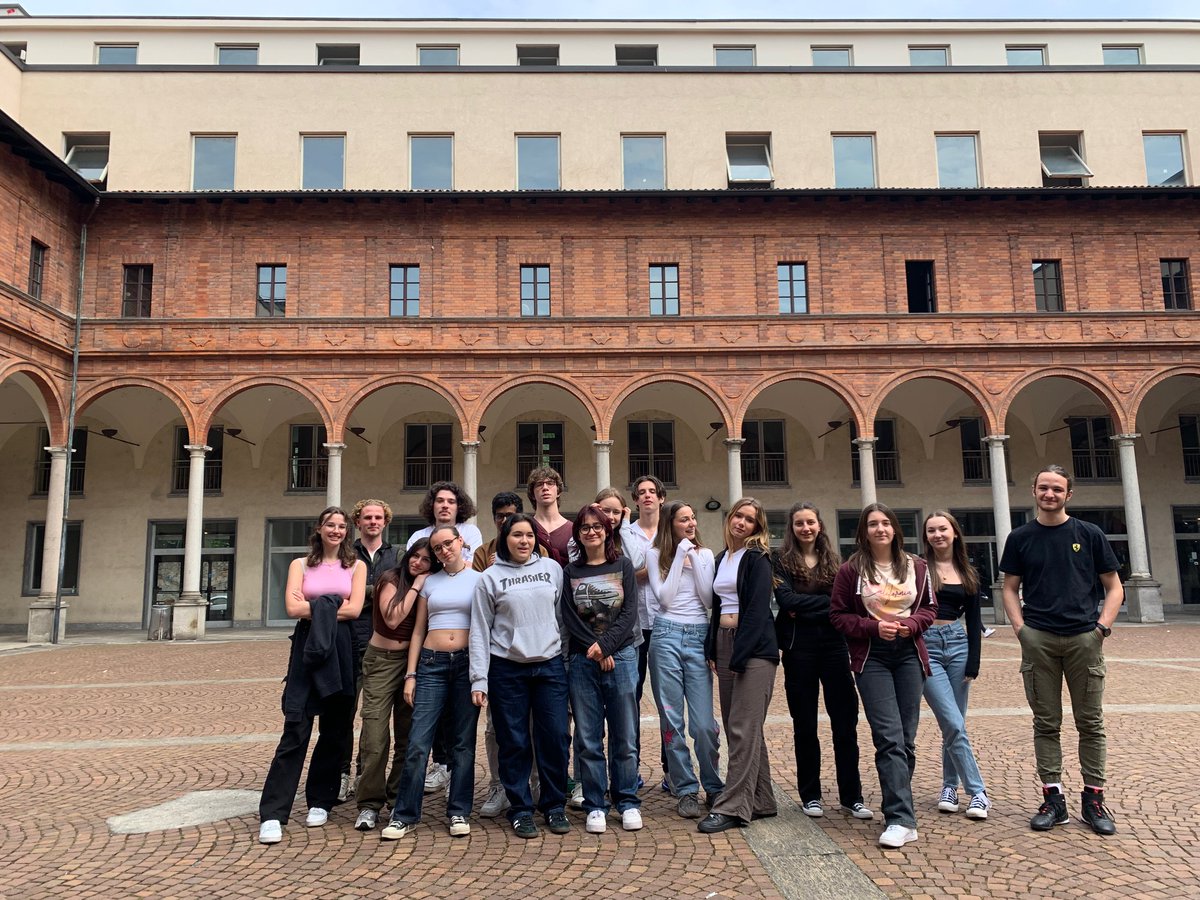 Lycée Louis Bascan 🇪🇺🇺🇦🕊 tweet media