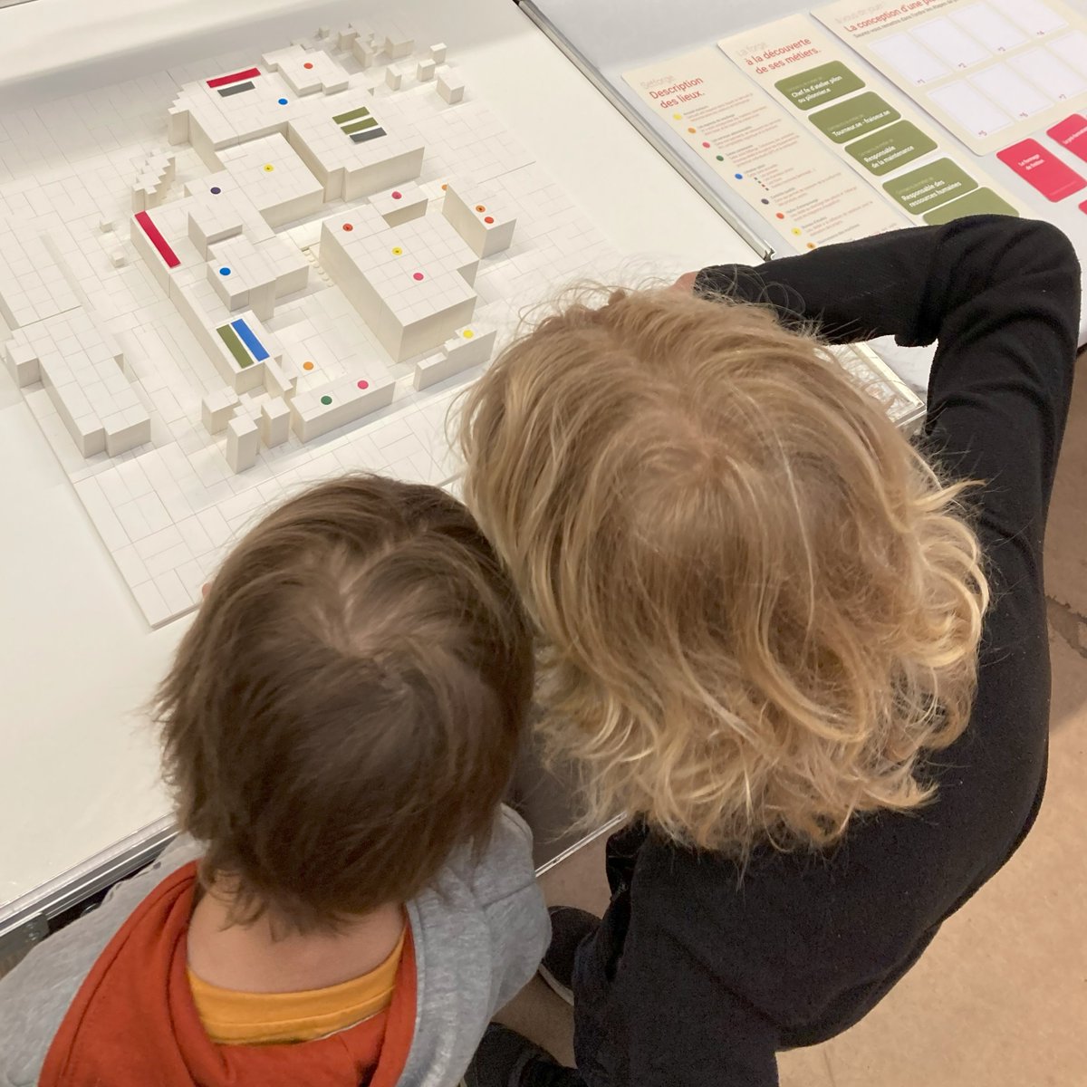 LabExIMU's tweet image. ♦ Quelques images de l'édition 2023 du festival Pop Sciences... Merci d'être venus si nombreux nous rendre visite sur le stand "Découverte d'une vallée industrielle" !