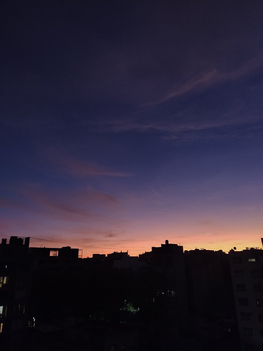 dayanyari's tweet photo. Atardecer otoñal en Buenos Aires https://t.co/QqkpNVegcB
