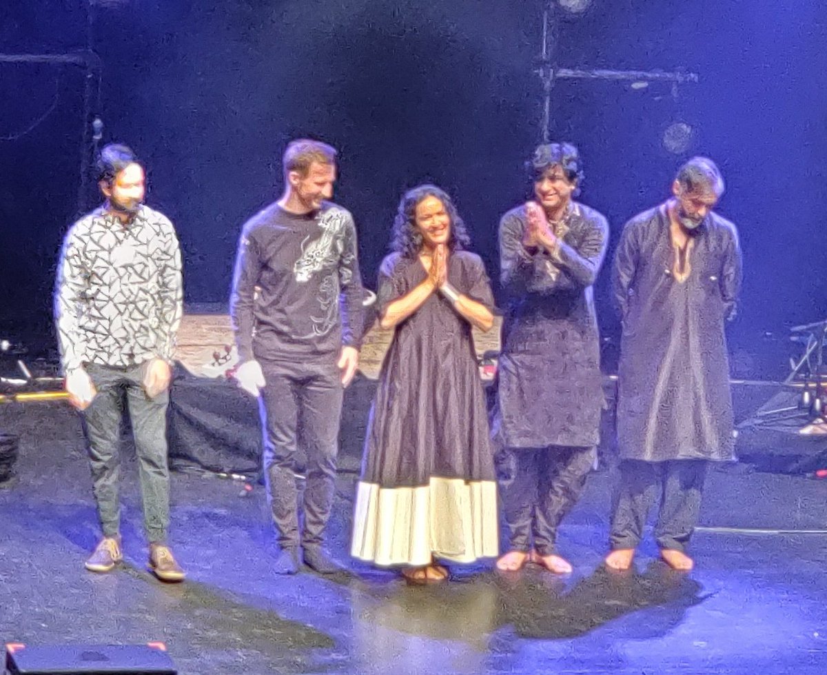 Amazing show from @ShankarAnoushka last night, with the frankly stunning clarinettist @arunghosh, and fabulous #TomFarmer @SarathyKorwar & @tpirashanna @brightfest #BrightonFestival