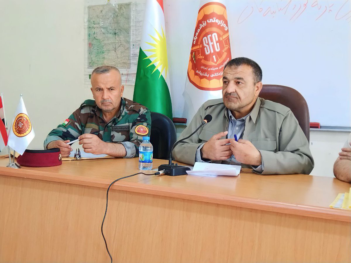 forces_command's tweet photo. Presentation of a #seminar to the #officers of our #command in the fifth basic artillery training by Commander #Sihad_Barzani, Commander of #1st_supporting_forces_command
#فەرماندەیی_ھێزەکانی_پشتیوانی_یەک
#kurdistan #peshmarga https://t.co/Rqzwp9Gsjy