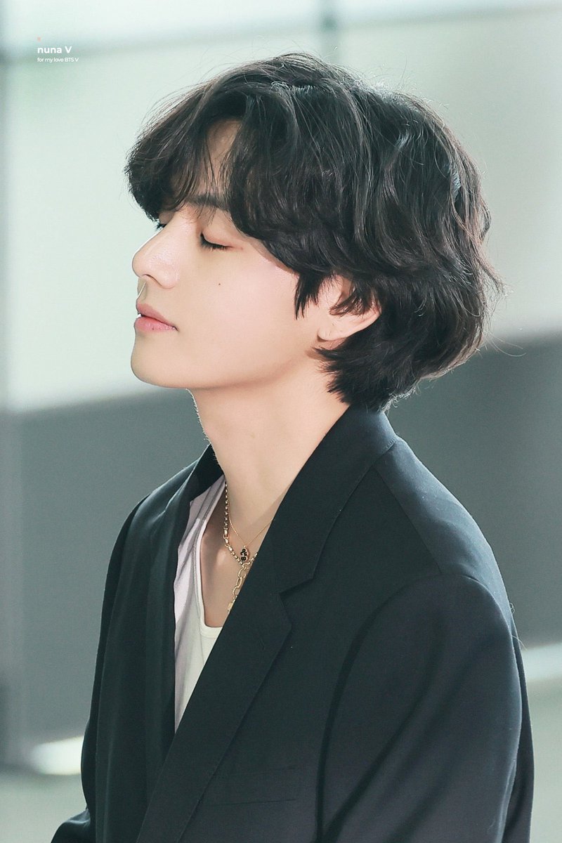디어 tweet media