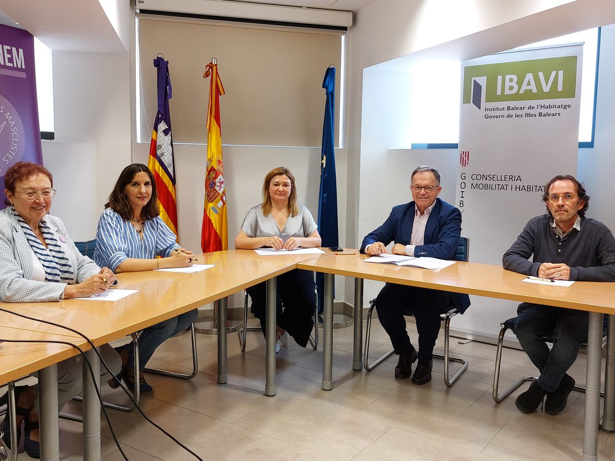 🏘️ Cedim tres habitatges per a víctimes de violència masclista a les associacions Estel de Llevant i la Congregació de Germanes Oblates.

⚖️ Actualment tenim  150 habitatges conveniats amb entitats del tercer sector o administracions públiques per atendre col·lectius vulnerables