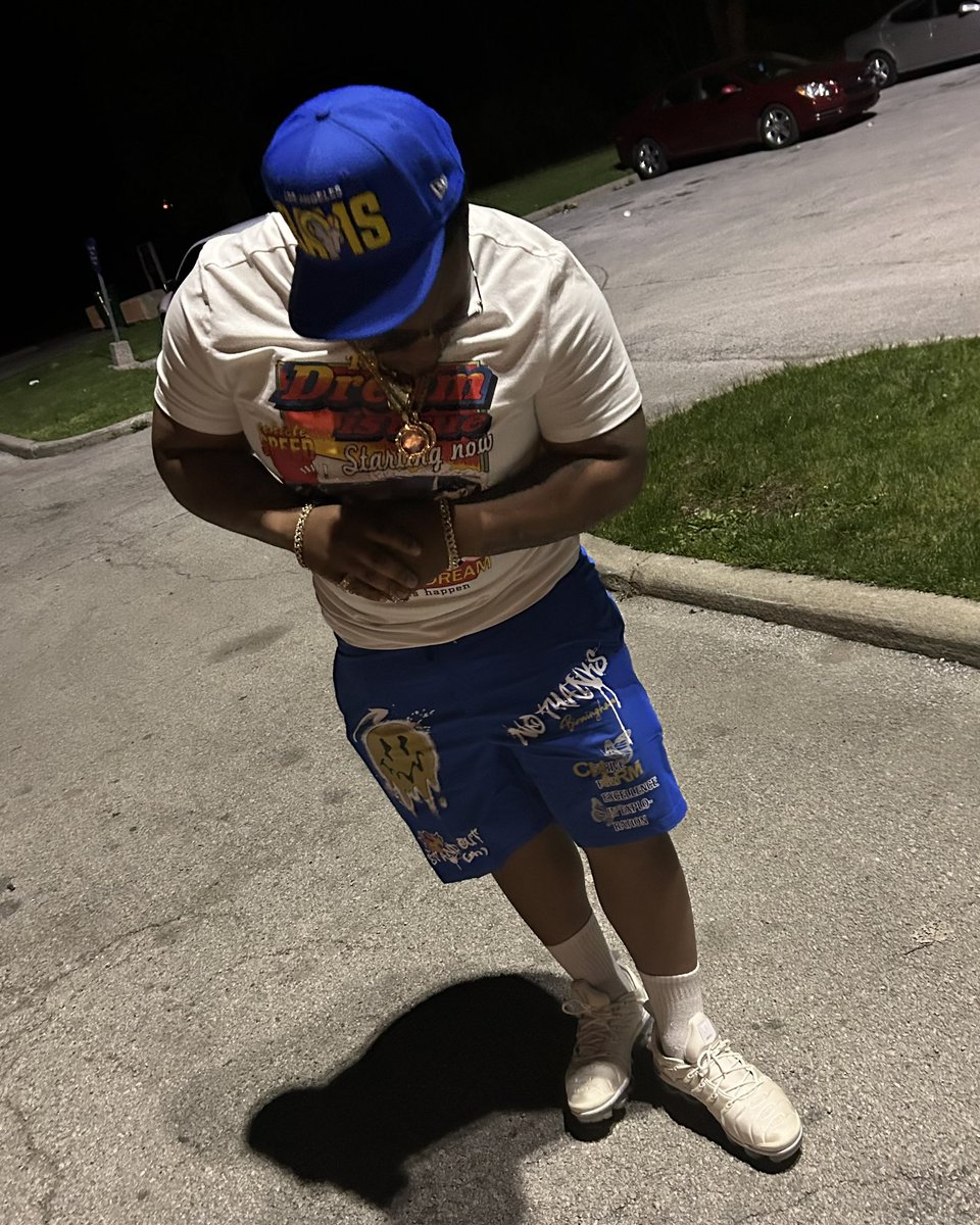 DaRealDeeTee's tweet photo. Ambos tenemos dos pies 👣 Pero no pisamos lo mismo Todos estos golpes en este kard pensarías que este MMA 🥊 

#LLMYGRANNY🕊 
#OGRx2700 https://t.co/ByuAfsoMrK