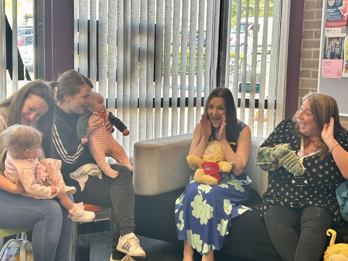 NatalieDon_'s tweet image. 📚 I had a brilliant morning at Erskine Library to mark the beginning of #BookbugWeek. This year’s theme is the Big Shoogle, celebrating the benefits of movement and dance for early years. Lovely to have a sing-song, (a wee shoogle) and see how much fun the children were having.