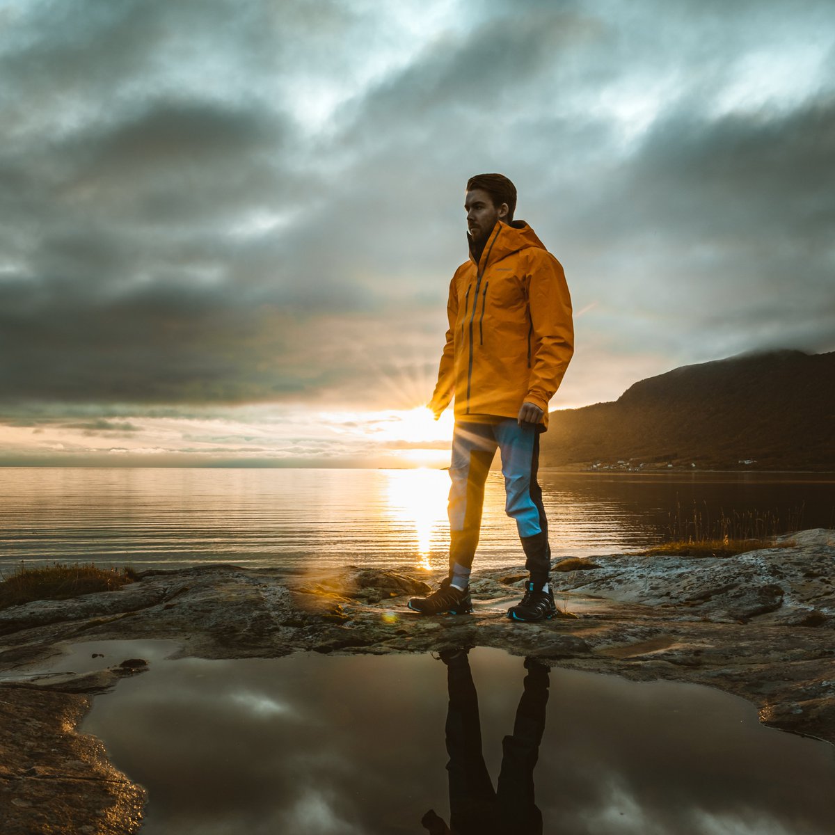 TravelwithKGS's tweet photo. The sunsets are mad orange fools raging in the gloom.

Follow @travelwithkgs for more Travel Content.

#photography #photographer #explorer #travellife #perfectview #photooftheday #beautifuldestinations #wonderfulplaces #amazingview #exploremore #sunsetsky #SunsetView https://t.co/BC57Uru3tj