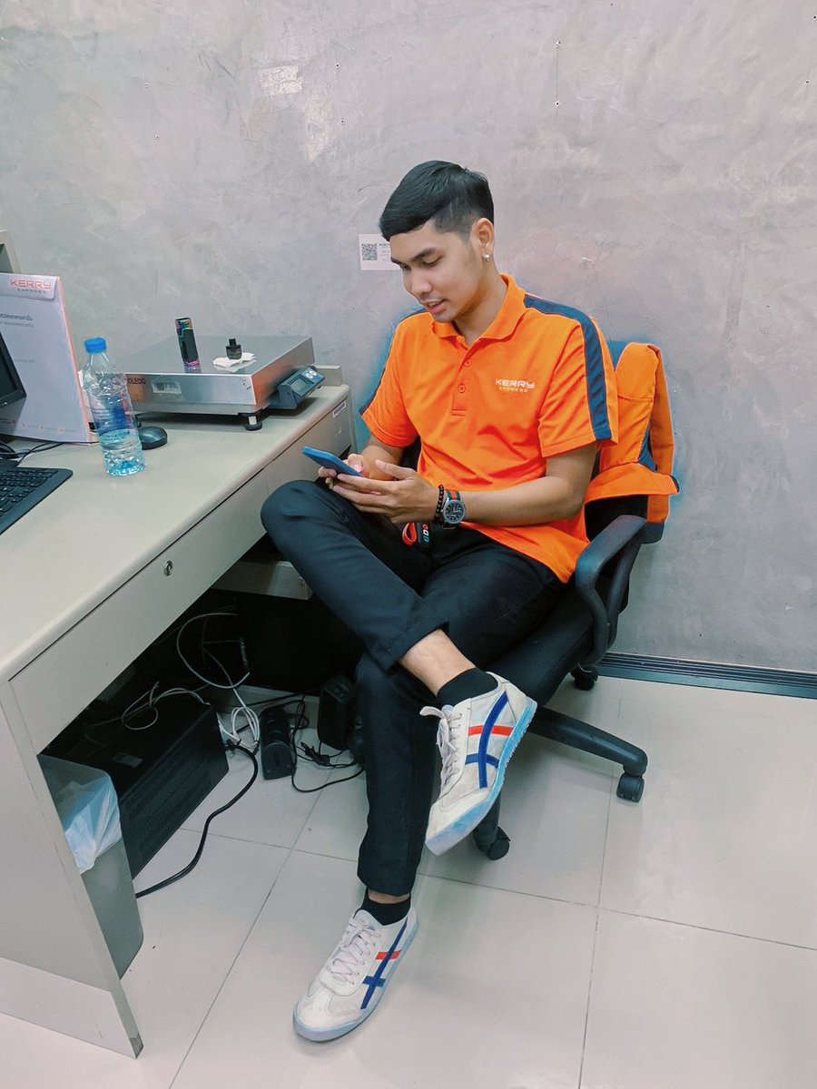 GolfzSuphan's tweet photo. ถึงร่างกายจะทำงาน แต่จิตวิญญาณกลับบ้านไปนานแล้ว😑🤣

#แคปชั่นกวนตีน #แคปชั่นโสด #แคปชั่นน่ารัก #แคปชั่นกวนๆ #แคปชั่นโดนๆ #แคปชั่นอ่อย #แคปชั่น2023 #แคปชั่น #สุพรรณบุรี https://t.co/4ImMOMiNOD