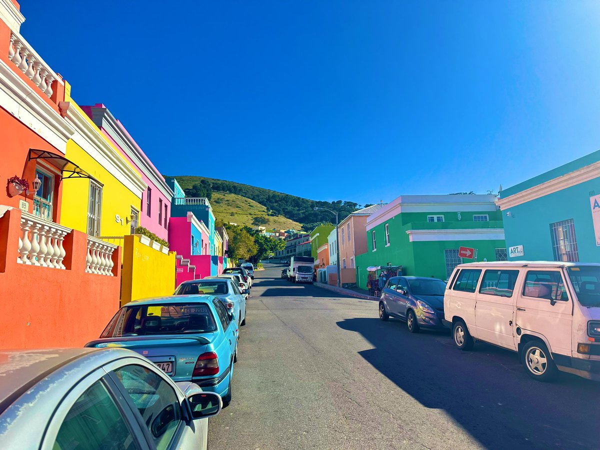 abid_patel's tweet photo. Visiting the beautiful vibrant houses of Bo-Kapp! ๐ฟ๐ฆ
#SouthAfrica #CapeTown #BoKaap #Vibrant #AbidInZA #AbidInSA #InnovateEDU https://t.co/0PVjEtxokv