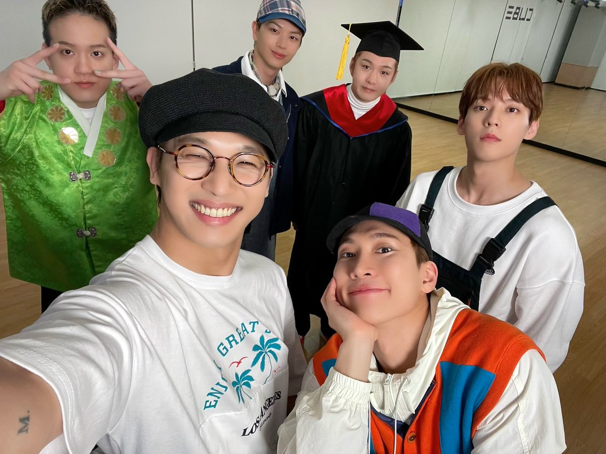 OFFICIALBTOB's tweet photo. [📸] '나의 바람 (Wind And Wish)' Special Choreography Video 비하인드 ❤

더 많은 사진은 비투비 Weverse Media에서 확인해주세요!
▶️ https://t.co/65lIZkxALO

#비투비 #BTOB
#WIND_AND_WISH #나의_바람 https://t.co/ddxlOVk6tn