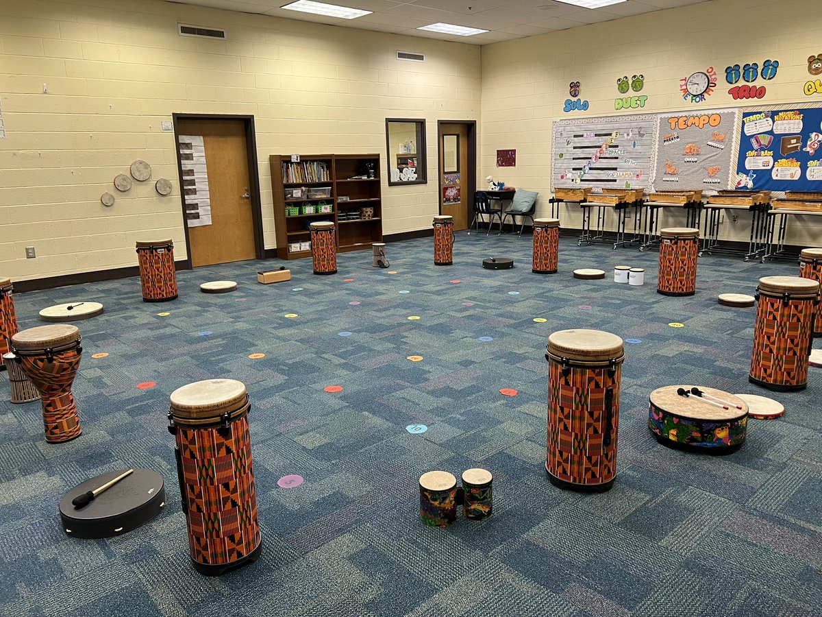 MusicHuskies's tweet photo. Can you guess what we’re doing this week in music class? 🤗 @HendricksEsGA https://t.co/w1zwdIHqfF