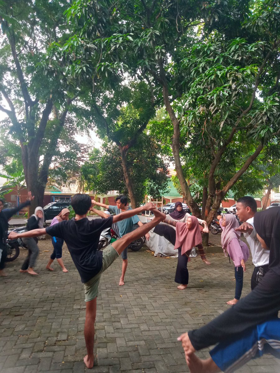 Teater Syahid tweet media