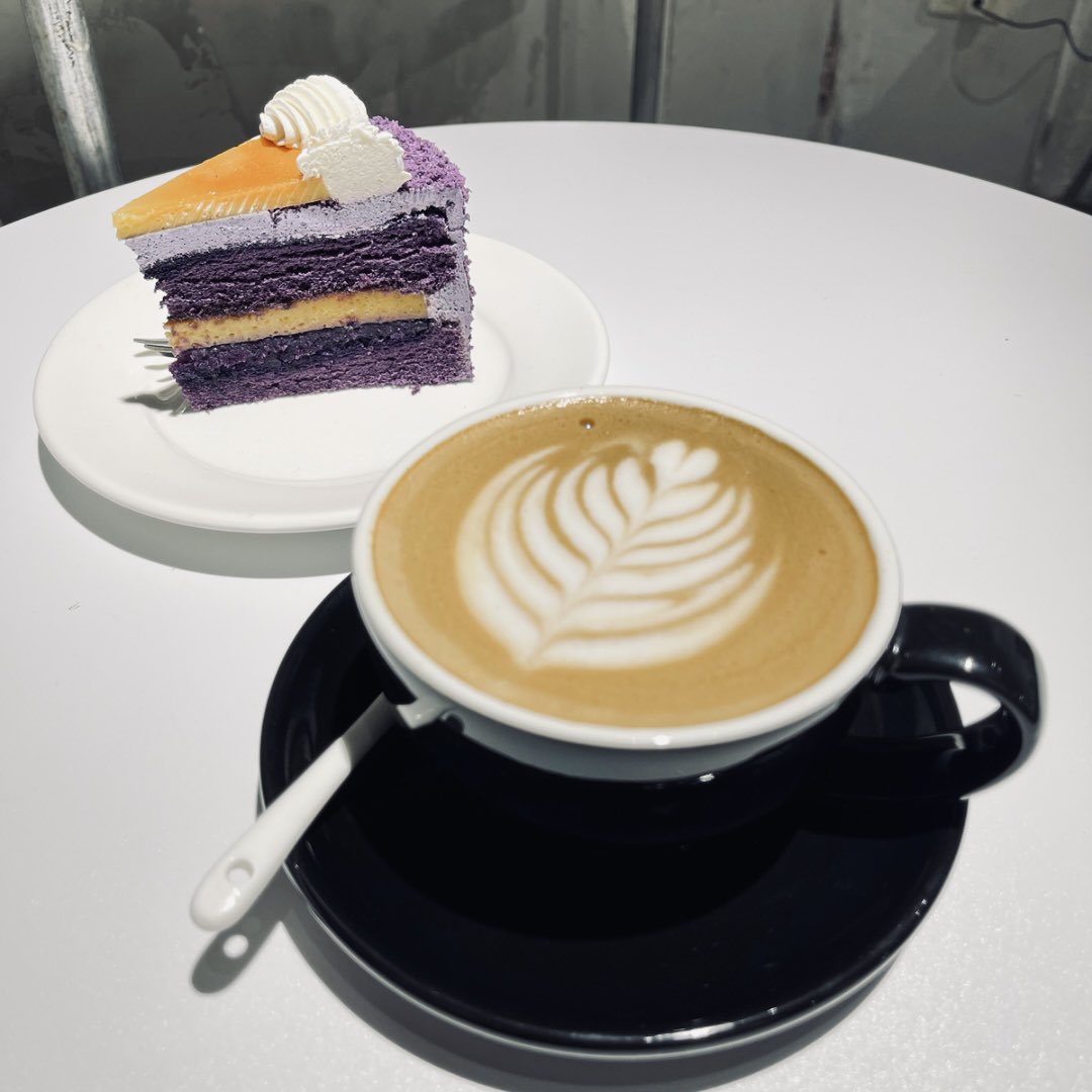 CdoLifestyle's tweet photo. Looking for a 24-hour cafe in CDO? 🙋🏻‍♀️

Check out graé ☕️

The fast WiFi connection is also a plus! 👌🏻

📍 Tomas Saco - 6th Street, Nazareth
(beside Purple Yam), CDO

#GraeCafe #CDOcafe #coffeeshop #CagayandeOro #CDOLifestyle https://t.co/f9Ilvz96GN