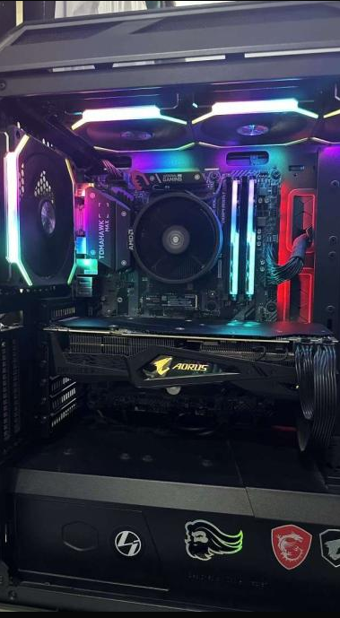 XiHaif's tweet image. بي سي للبيع 
  (تنويه البيع جميع القطع ماعد الكيس و المراوح )
  
الكرت  2070super نسخة aorus 
المعالج  ryzen 5 3600 
الرام  g skill 8x2 16  3600 
البورسبلاي   corsair__TX650M  GOLD
 اللوحة  MSI B450 TOMAHAWK MAX 
هارديسك ميكانيكي Seagate BarraCuda 2T  

بداية السوم 2700