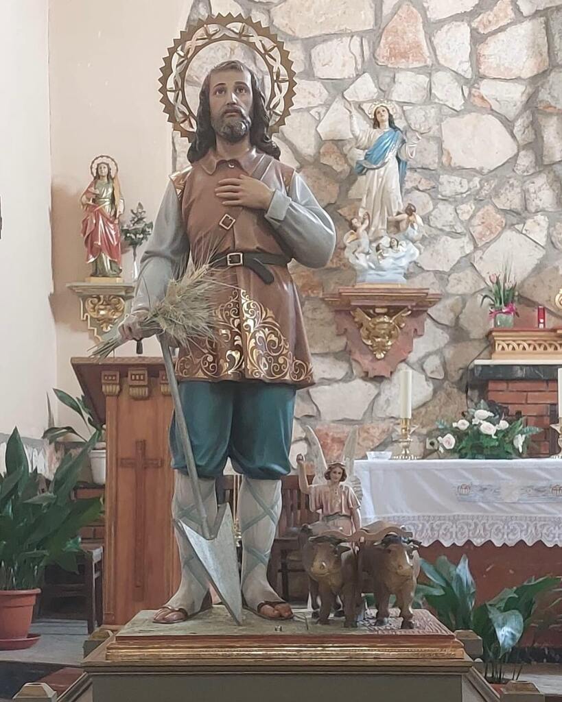 Un año más volvemos a celebrar San Isidro y queremos mostrar nuestro total apoyo a los agricultores que están afrontando una triple crisis, una sequía que está mermando gravemente la producción de sus explotaciones, una inflación, que dispara todos sus c… instagr.am/p/CsQ3V0oM4vG/