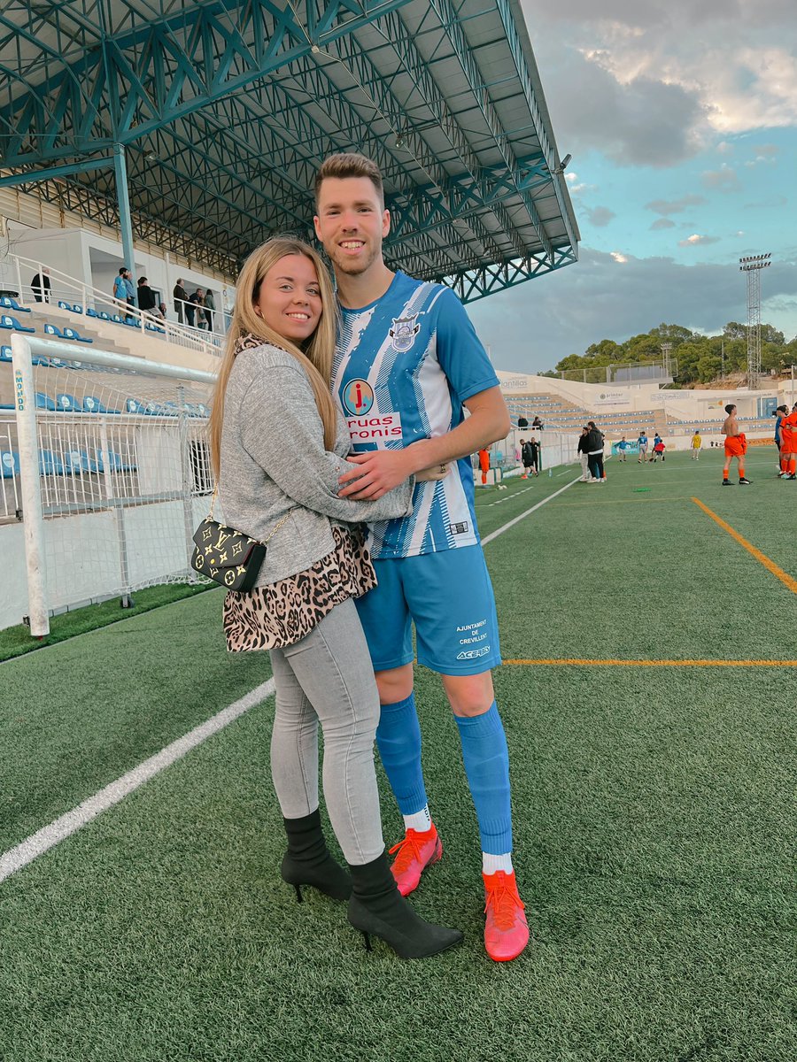 MarioTabala's tweet photo. Primer objetivo de la temporada conseguido. ¡A por el siguiente! ⚔️⚪️🔵 #playoffs

Gracias por vuestro apoyo siempre, así es un poco más fácil 👩🏼‍❤️‍👨🏼👨‍👨‍👦❤️ https://t.co/UE0zeSZ7pC