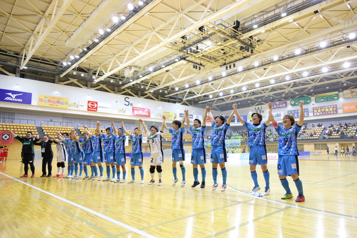 sal_japan's tweet image. #Ｆリーグオーシャンカップ2023

試合終了｜1回戦
葛飾 1-3 北海道

＜得点経過＞
06' 山本航平
21' 佐々木拓海
22' OG（北海道）
32' 鈴木裕太郎

#ligare #espolada
▷見逃し配信はこちら
youtube.com/live/Ii8eEvozQ…

#SAL
#フットサル
#フットサルに熱狂中

写真：高橋学