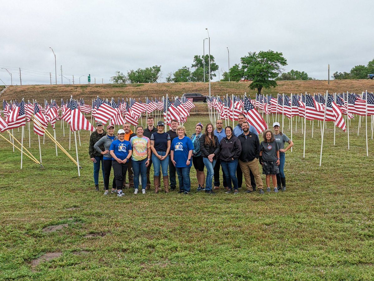 The flags are up!! 🇺🇸
Flags of Freedom is a spectacular sight and all for a great cause that helps veterans in #Wichita! 
#LiveUnited #UWP100