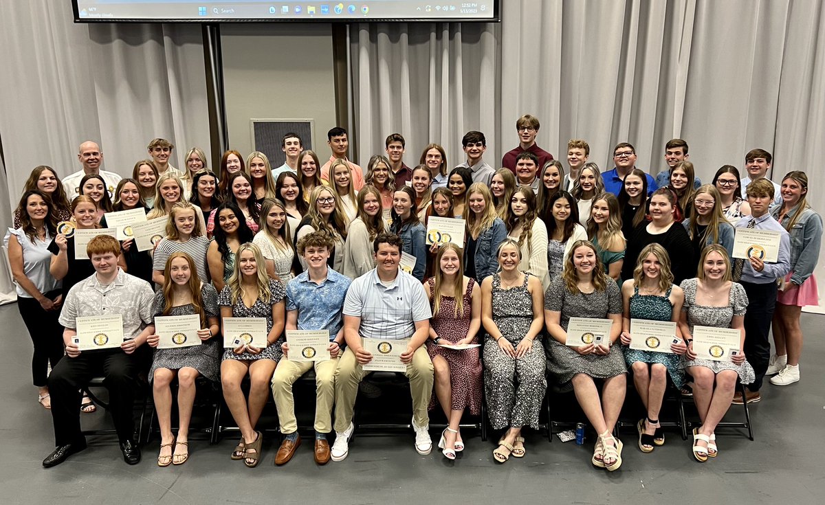 Bath_Interact's tweet photo. Congratulations to all Bath High School Interact Club members who achieved 24 hours of volunteer work for the 2022-23 academic year. Best wishes to our seniors! @BathHS_PawPrint @limarotaryclub https://t.co/B3WTN6BCRW